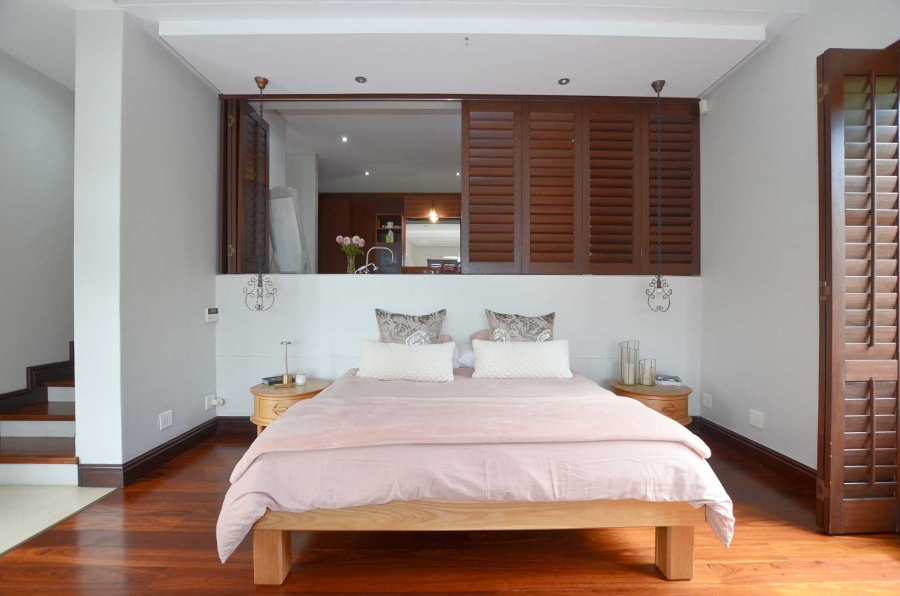 5 Bedroom Property for Sale in Kanonberg Western Cape